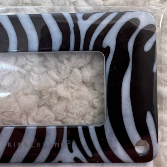 Kikkerland Pocket Magnifier Asst. Set of 4 - Picture 4 of 6